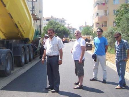 Armutlu Caddeleri Asfaltlan�yor